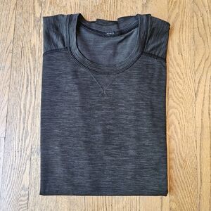 Lululemon Athletica Vent Tech Dark Gray T-Shirt Size XL